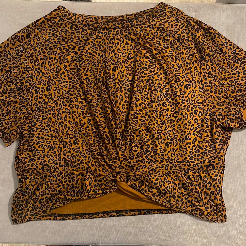 Womens plus size cheetah crop top